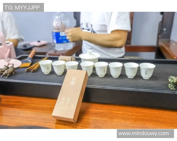 亚克力足球球星名单揭秘 球员背后的精彩故事与成就分析