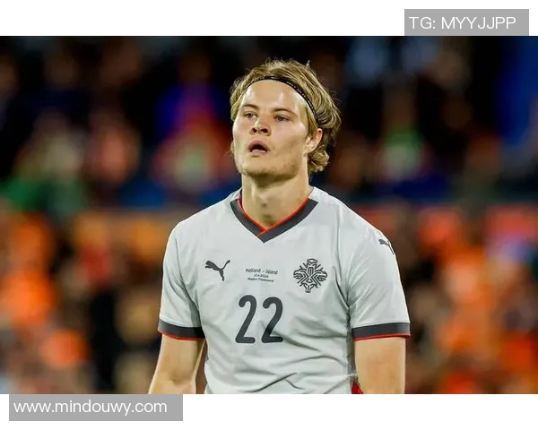 足球球星毛绒的成长之路与成就辉煌的背后故事 足球球星毛绒的成长之路与成就辉煌的背后故事